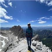 Offro ripetizioni, aiuto compiti e potenziamento della lingua inglese! Sono disponibile tendenzialmente il mercoledì pomeriggio.